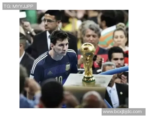 足球场上身披3号球衣的传奇球星及其精彩瞬间回顾 足球场上身披3号球衣的传奇球星及其精彩瞬间回顾