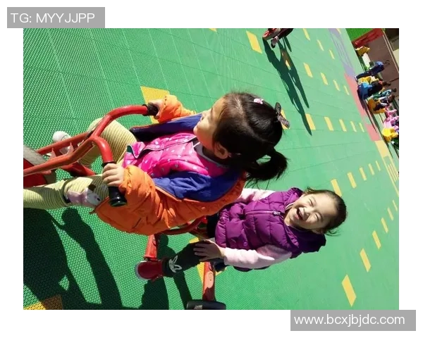 当足球巨星化身超级奶爸温情陪伴萌娃成长日常