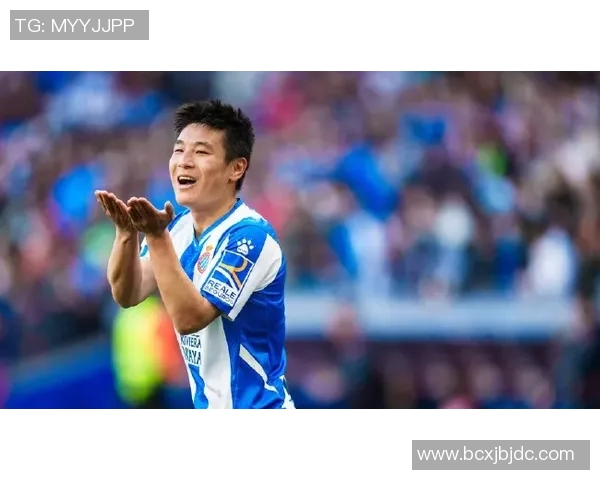 11号足球球星个人形象剖析与职业生涯亮点展示 11号足球球星个人形象剖析与职业生涯亮点展示