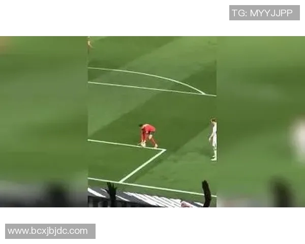 当足球巨星荣归故里以行动回馈家乡点燃少年梦想