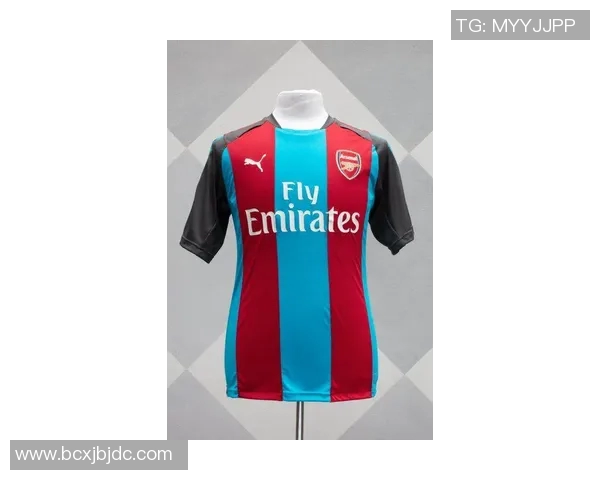 足球球星同款斜挎包潮流新品演绎运动与时尚完美结合 足球球星同款斜挎包潮流新品演绎运动与时尚完美结合